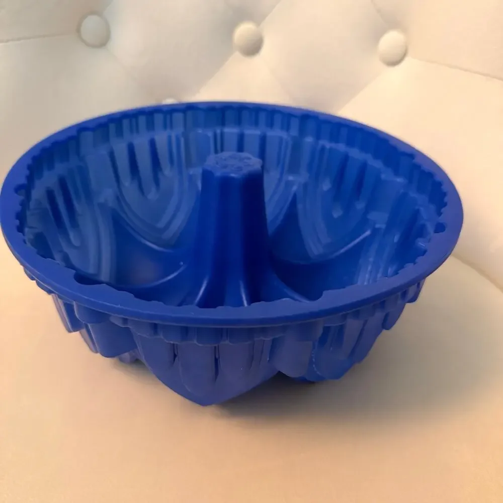 N/A silicone bundt